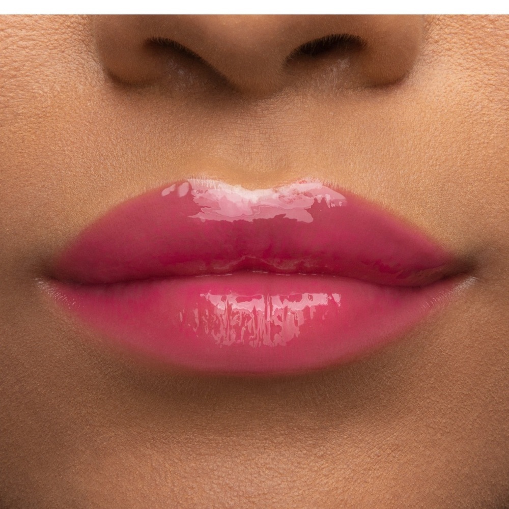 TOO FACED Lip Injection Power Plumping Hydrating Lip Gloss -PEOPLE PLEASER. - Picture 5 of 10